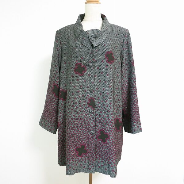 詩仙堂のコートを買取しました！やんわりと包んでくれるデザイン