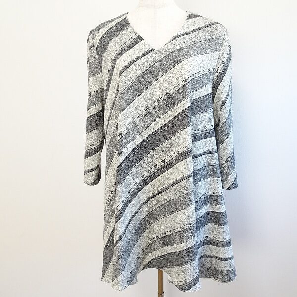 詩仙堂のチュニックを買取しました！柔らかいVネックで品のいいおしゃれを