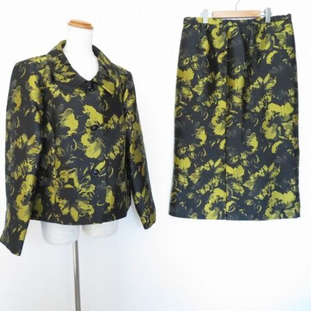 ラピーヌ ルージュのスカートスーツを宅配買取！味わいある花柄が魅力