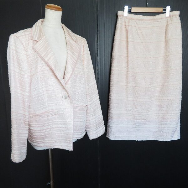 買取したラピーヌ ルージュのスカートスーツです！緊張しすぎないまとまり感