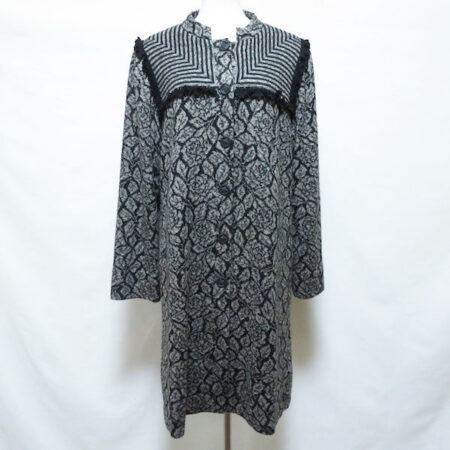 斉藤都世子のコートを買取しました！黒とバラ柄のクールな雰囲気が見事