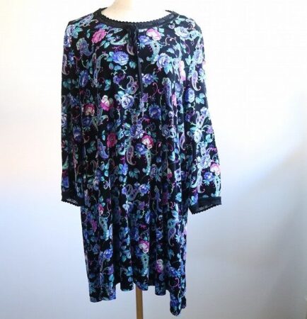 伊太利屋のチュニックを買取しました！ドレスアップできる雰囲気