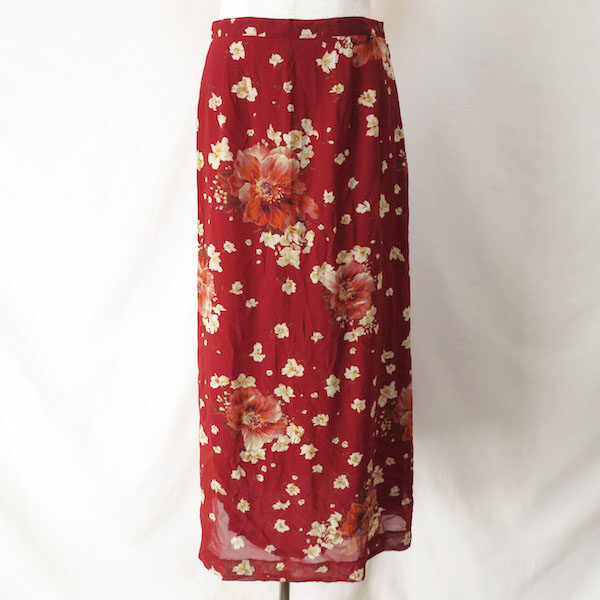 インゲボルグのスカートを買取しました！どこか懐かしい赤×花柄
