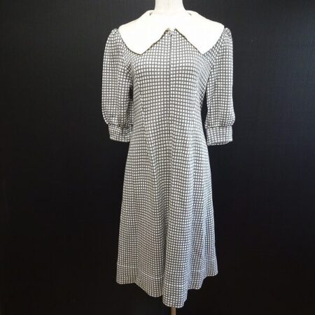 ビッグな襟で可愛いインパクト 斉藤都世子のワンピースを買取しました