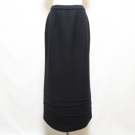 レリアンのスカートをお買取 スッと伸びるデザインに惹かれる