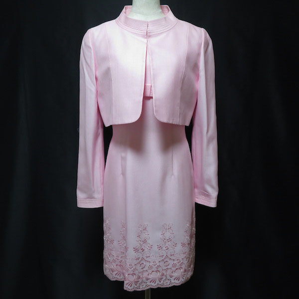 銀座マギーのワンピーススーツをお買取！優しくもゴージャスなピンクが輝かしい