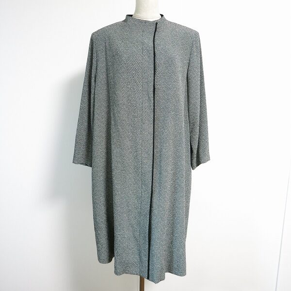 詩仙堂のコートを買取しました！プレーンなグレーでおしとやかに