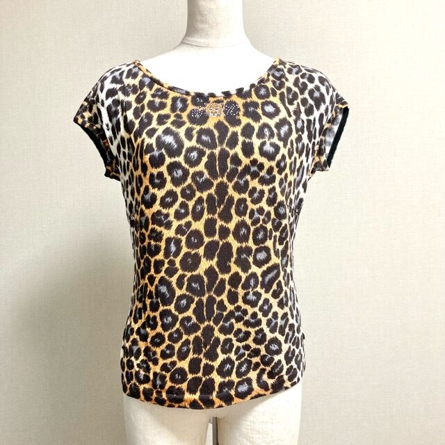 ザ ヒョウ柄で鮮やかおしゃれを楽しむ！伊太利屋のカットソーを買取しました