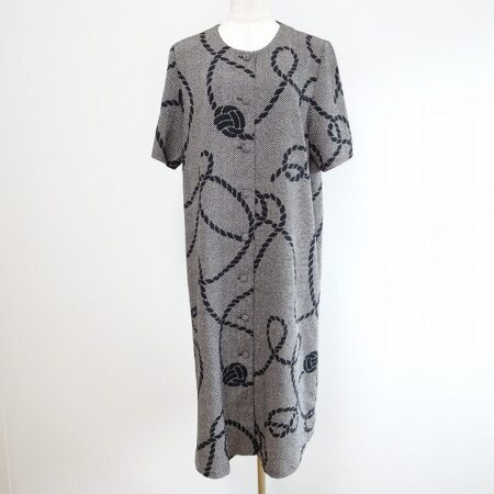 詩仙堂のワンピースを買取しました！物柔らかな雰囲気に