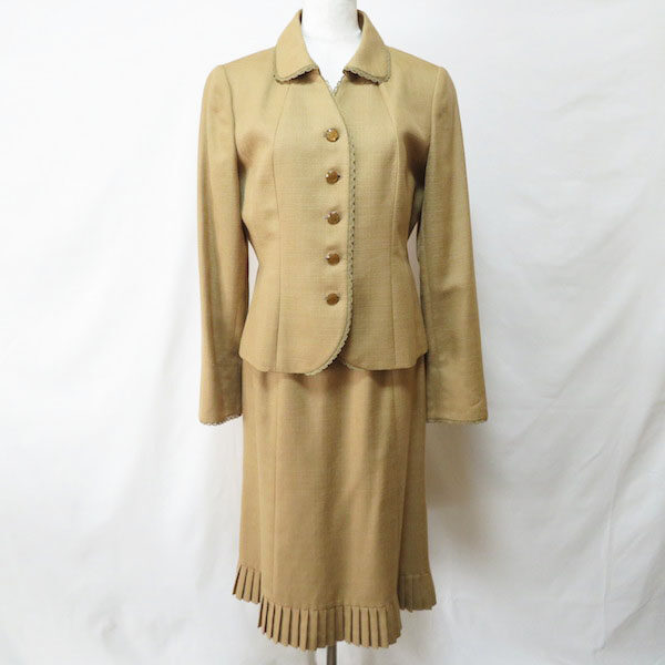 レリアンのスカートスーツを買取しました!シルク混で上級