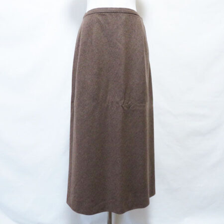 余計なものはないバーバリーのスカートを買取しました