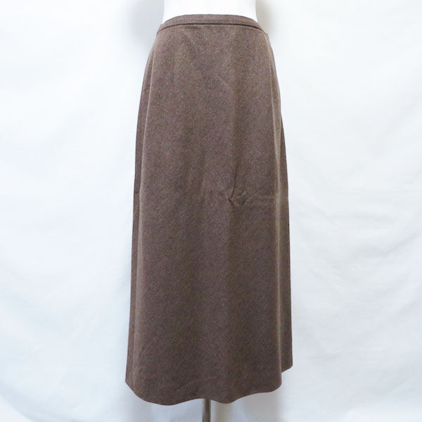 余計なものはないバーバリーのスカートを買取しました