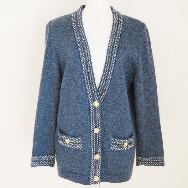 レリアンのカーディガンを買取しました|金ボタンが美しい!