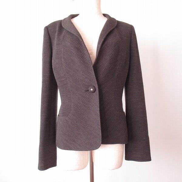 銀座マギーのジャケットをお買取|チャコールとスレンダーデザインで美意識も高まる!