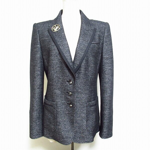 銀座マギーのジャケットを買取しました！ブローチ付きで煌びやかに
