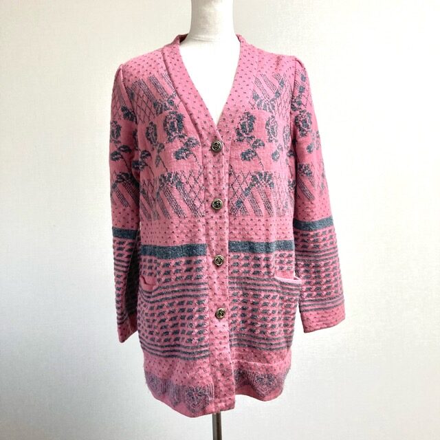 【斉藤都世子のニットをお買取】ピンクとグレーの最強コラボ