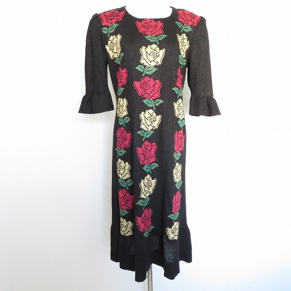 斉藤都世子のワンピースを買取しました!品のいいローズに引き込まれる