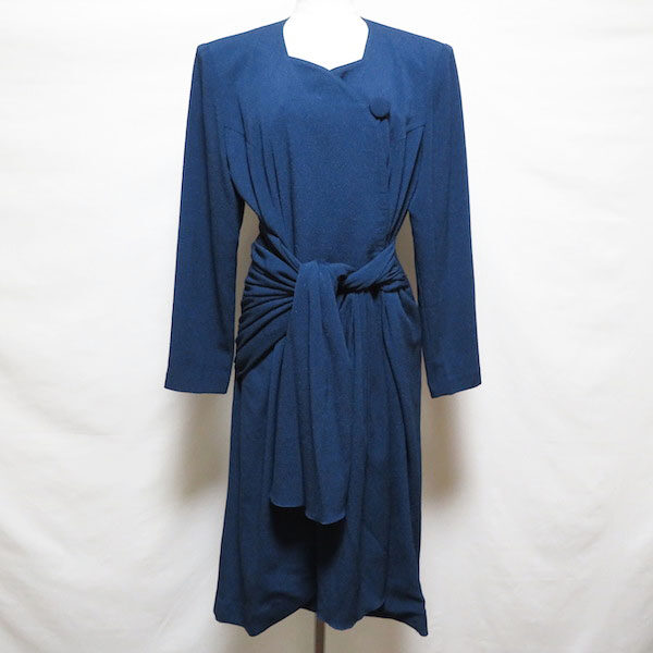 ドレスのような詩仙堂のコートを出張買取ご利用のお客様より買取しました