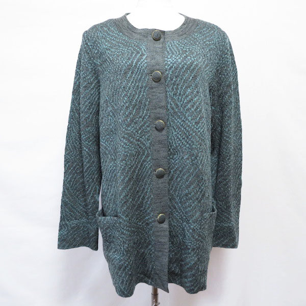 斉藤都世子のカーディガンを買取しました！グレーと水色が素敵！