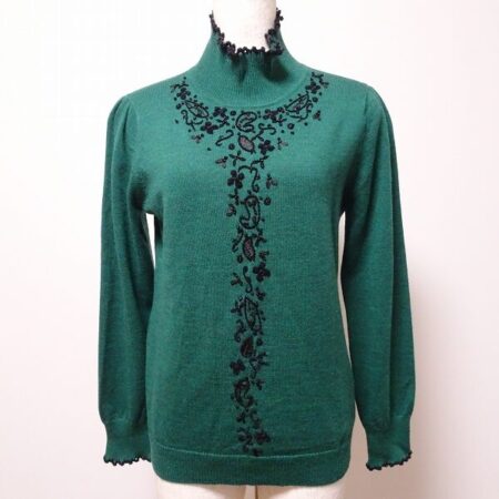 レリアンのセーターを買取しました！丁度いいグリーンが優美
