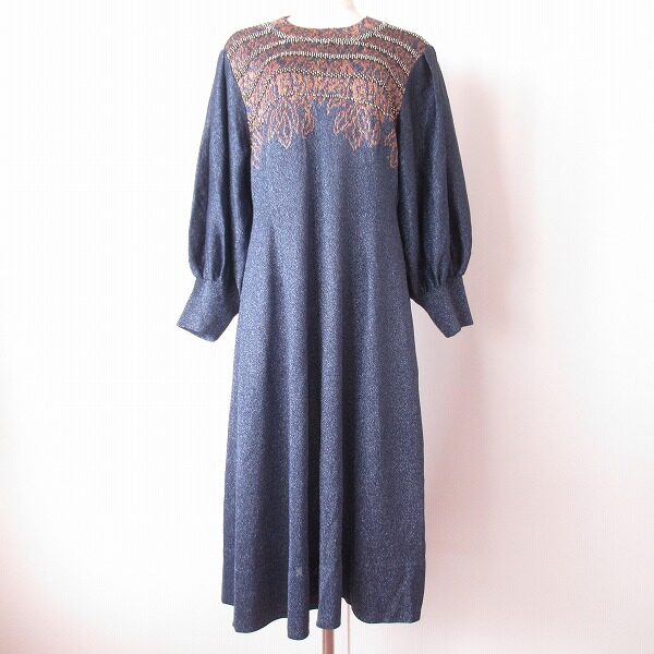 斉藤都世子のワンピースを買取しました!ラメの煌びやかさが目覚ましい