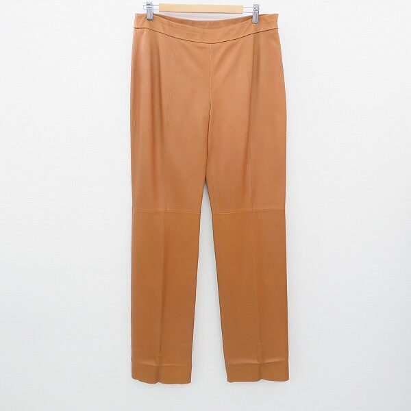 羊革の上品さも感じられる ロエベのパンツを買取しました