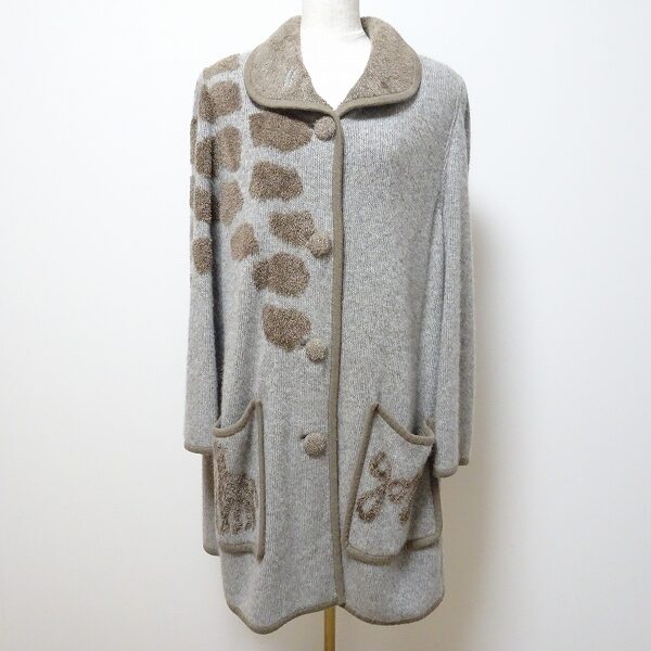 伊太利屋のコートを買取しました！キリン柄のスタイリッシュさを感じられる