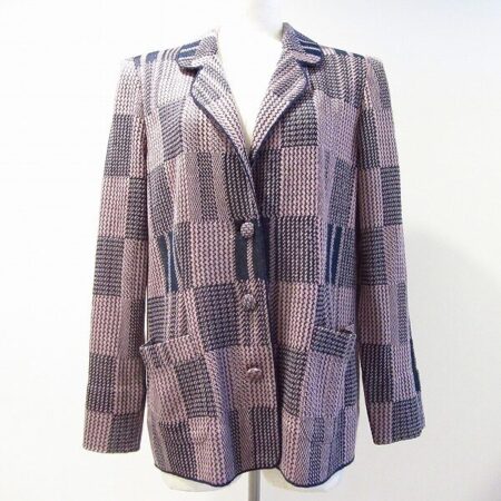 斉藤都世子のジャケットを買取しました！ピンクと紺のバランスがよい
