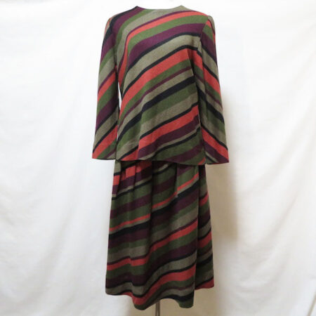 虹のような華やかさが素敵な斉藤都世子のセットアップを買取しました