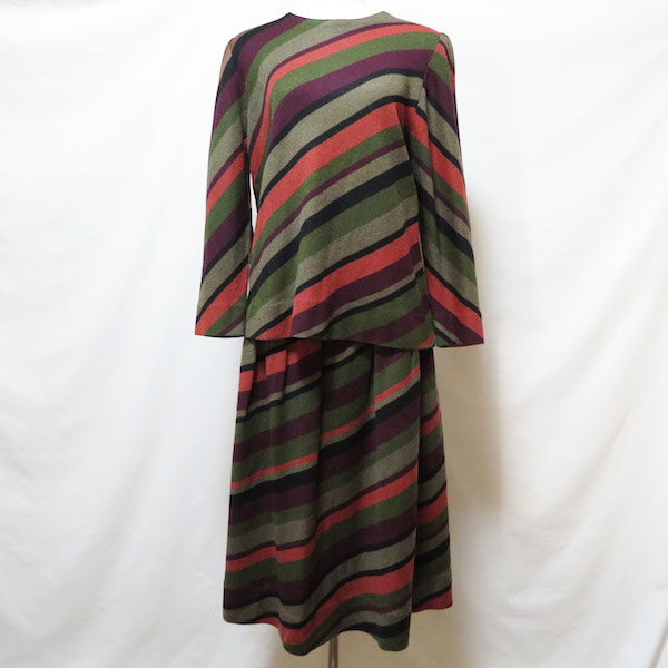 虹のような華やかさが素敵な斉藤都世子のセットアップを買取しました