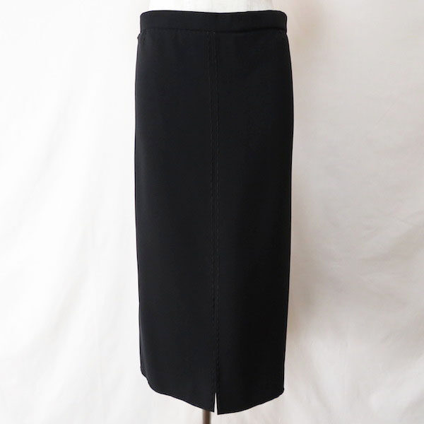 ステッチも効いてスリムに!伊太利屋のスカートを買取しました