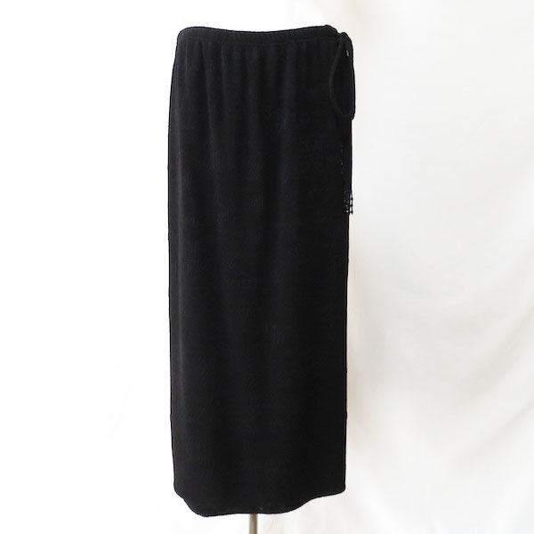 スッとした雰囲気に決まる 伊太利屋のスカートを買取しました