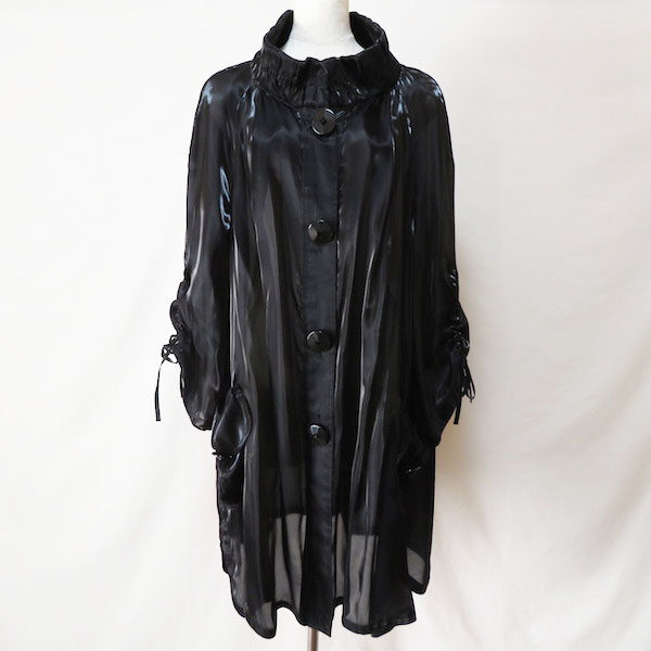 伊太利屋のコートを買取しました！カッコよさと可愛らしさの中間