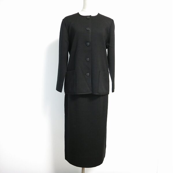 安定の黒でベーシックに！斉藤都世子のセットアップを買取しました