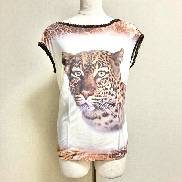 伊太利屋のカットソーを買取しました！勇ましいヒョウと目が合う