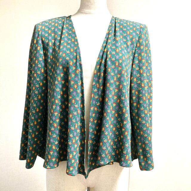 詩仙堂のカーディガンを買取しました！気高いグリーンが華やぐ