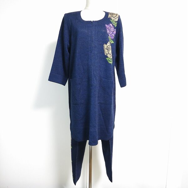 青と花柄のコラボで色っぽく上品に!斉藤都世子のセットアップを買取しました