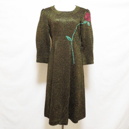 抑え気味に光るゴールドが素敵な斉藤都世子のワンピースを買取しました