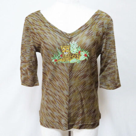 大胆に開いたデコルテもポイント！伊太利屋のカットソーを買取しました