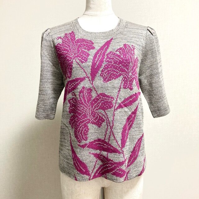 ピンクのお花が華やか 斉藤都世子のニットを買取しました!