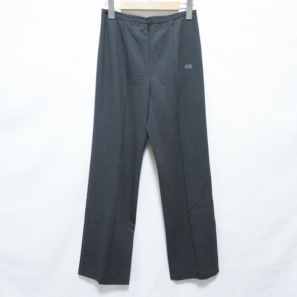 伊太利屋のパンツを買取しました!ラインストーン×ストレッチの嬉しい組み合わせ