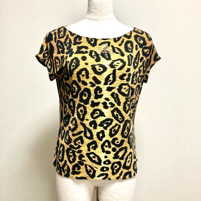 大胆なヒョウ柄で強さをアピール！伊太利屋のカットソーを買取しました