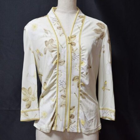 アイボリーに優しく咲く！伊太利屋のカーディガンを買取しました