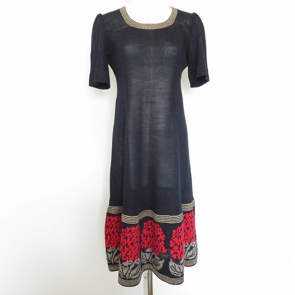 【斉藤都世子のワンピース】買取しました!紺と赤い花のクールな組み合わせ