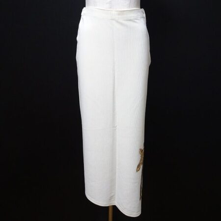 こっそりのぞくキリン柄が可愛い 伊太利屋のスカートを買取しました