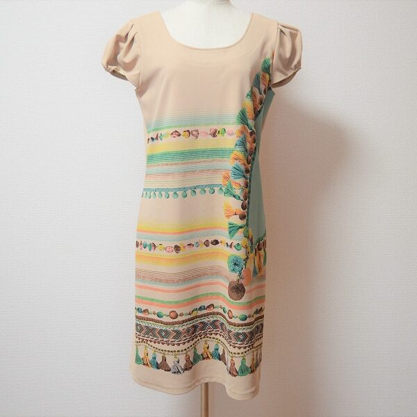 伊太利屋のワンピースをお買取|華やぐ色使い