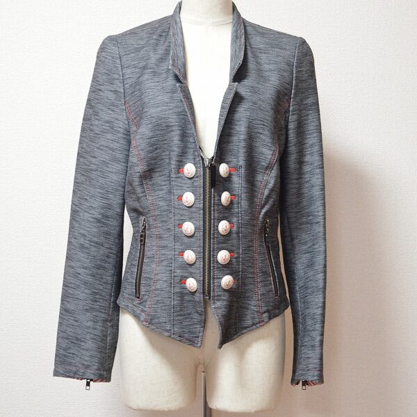 伊太利屋のジャケットを買取しました！ボタン使いが見事