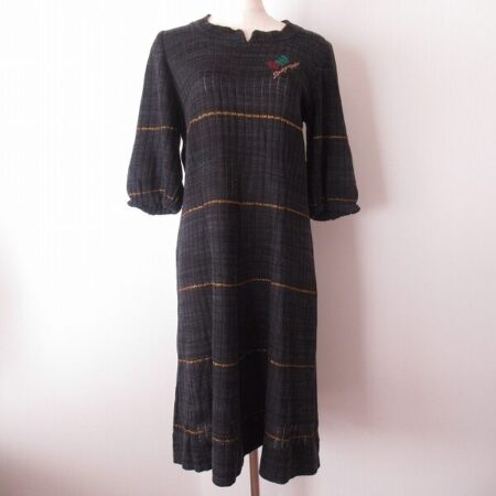 五分袖で程よくスッキリおしゃれに 斉藤都世子のワンピースを買取しました