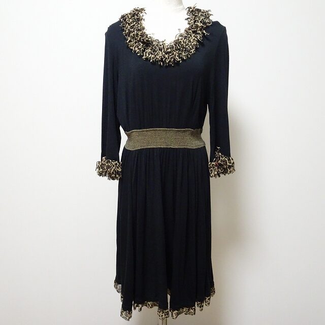 伊太利屋のワンピースを買取しました！豪華なフリンジも魅力的