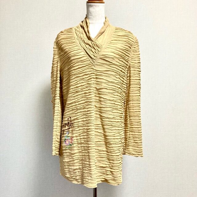 伊太利屋のカットソーを買取しました!黄色の様なベージュで明るく